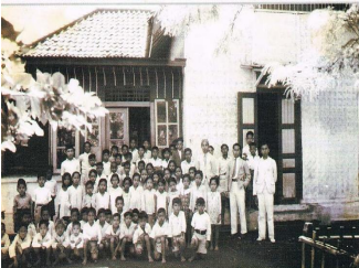 Yulia Titik Widayati S.S